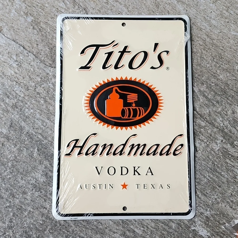 Tito's Sign & Bandana - Picture 2 of 8